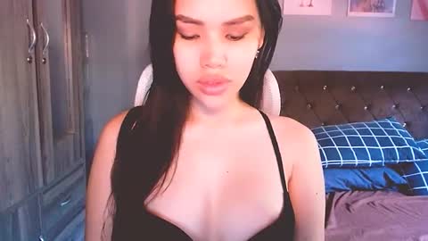 Mia online show from February 26, 4:16 am