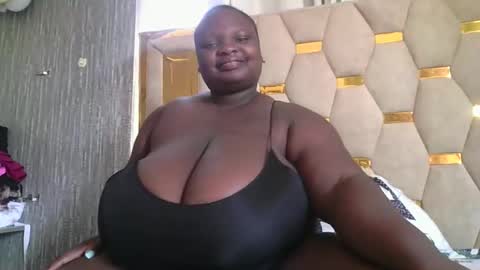 Snapshot of bigchocotities chatting on October 31, 5:52 am bigchocotities online show from October 31, 5:52 am