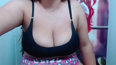 Snapshot of bigg_boobs_xxx chatting on March 1, 10:13 am  Sunny   online show from March 1, 10:13 am