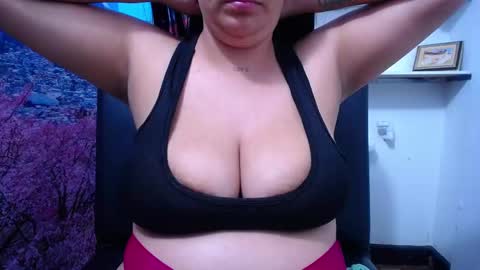 Snapshot of bigg_boobs_xxx chatting on March 9, 10:19 am  Sunny   online show from March 9, 10:19 am