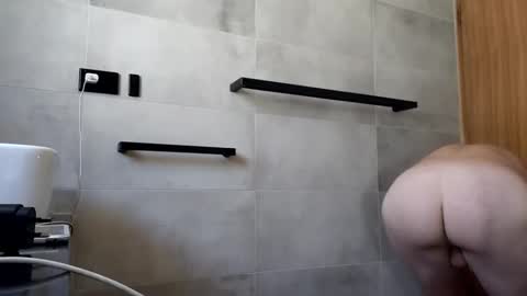 biggllh online show from February 3, 12:07 am