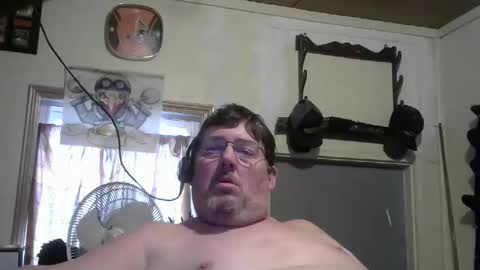 Snapshot of bigjohn41000 chatting on October 19, 7:07 pm bigjohn41000 online show from October 19, 7:07 pm