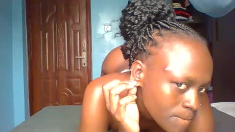 pretty online show from March 14, 9:02 am