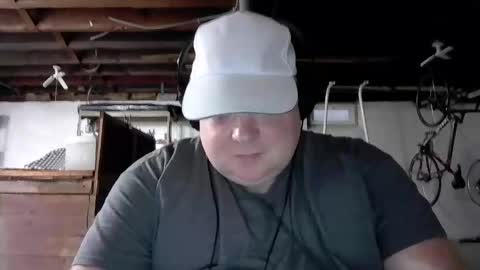 Big Red online show from April 15, 11:16 pm