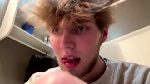 bigskinnyboyshh online show from February 14, 9:56 am