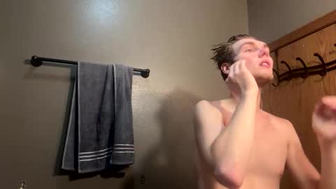 bigskinnyboyshh online show from January 18, 9:45 pm