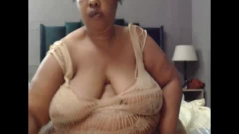 bigsuperbutt online show from January 15, 9:51 am