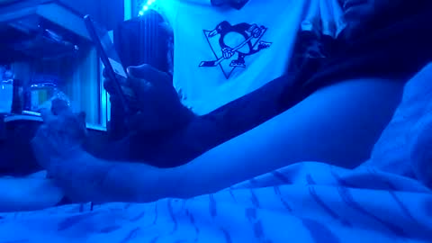 Snapshot of bigwalkdog420 chatting on February 15, 7:16 am bigwalkdog420 online show from February 15, 7:16 am