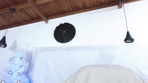 Snapshot of bigzehuz chatting on December 27, 3:42 am andres online show from December 27, 3:42 am