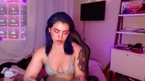 biigbooty_ online show from December 7, 4:59 am