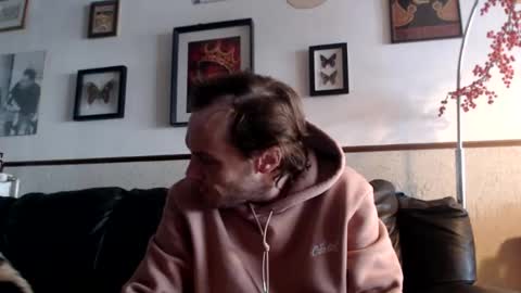 Billy FingerCut online show from March 10, 7:33 am