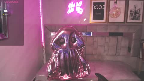 Live 1000pm 600am COLOMBIAN HOUR online show from February 7, 6:45 am