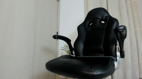 Biscuit oliva online show from April 12, 9:19 pm