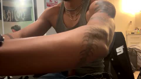 bitix00 online show from December 2, 9:30 am