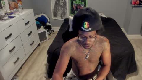 Plant Base Streamers From Pennsylvania online show from November 29, 11:56 pm