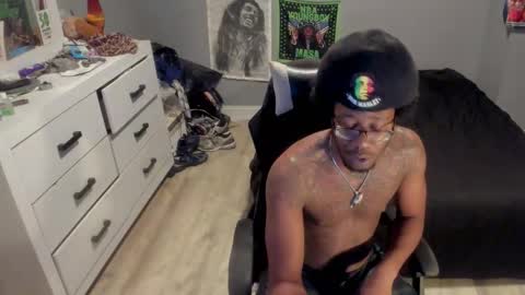 Plant Base Streamers From Pennsylvania online show from December 4, 12:21 am