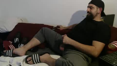 Snapshot of black_beard_slides chatting on September 19, 12:15 am black_beard_slides online show from September 19, 12:15 am