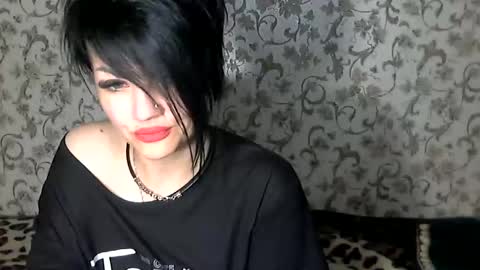 black_hot_01 online show from September 14, 9:05 pm