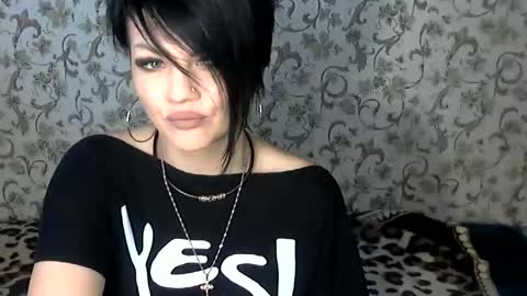 black_hot_01 online show from September 25, 7:04 am