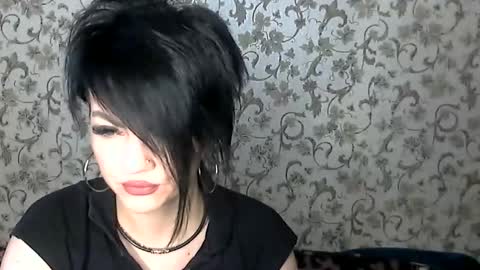 black_hot_01 online show from October 16, 6:35 am