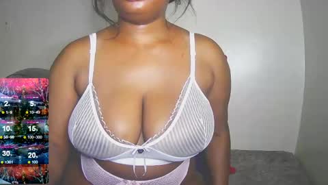 black_sexyfish online show from February 18, 10:36 pm