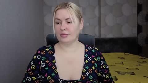 blackeyes11 online show from December 15, 1:23 am