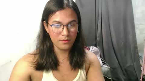 Ellez online show from December 18, 6:47 pm