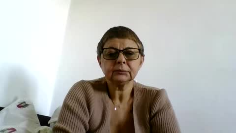 Snapshot of blackwidow05 chatting on October 12, 11:25 am Black Widow online show from October 12, 11:25 am