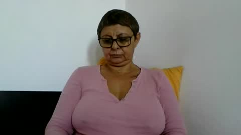 Snapshot of blackwidow05 chatting on October 21, 12:54 pm Black Widow online show from October 21, 12:54 pm