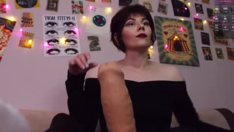 Britney online show from April 18, 7:07 pm