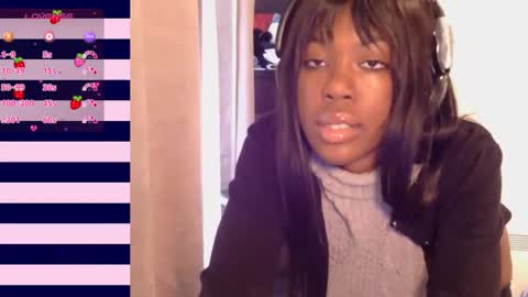 bloggirllaurel online show from February 23, 5:59 pm