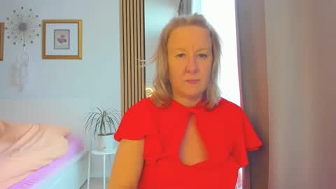 Nicole online show from February 6, 11:42 am