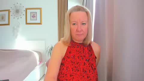 Nicole online show from March 6, 1:03 pm