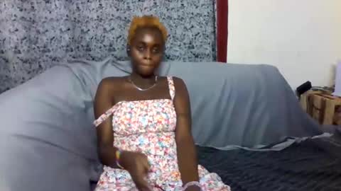 blonde_barby online show from November 2, 2:39 pm