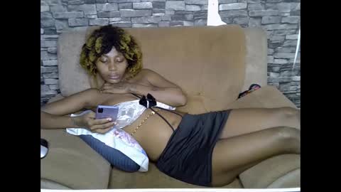 blonde_creamy online show from May 4, 4:19 am