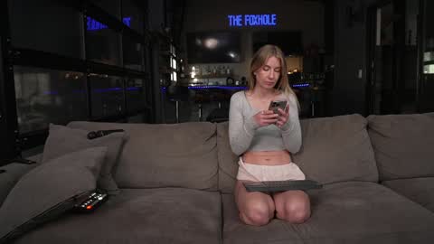 blondefoxsilverfox online show from March 18, 3:29 pm