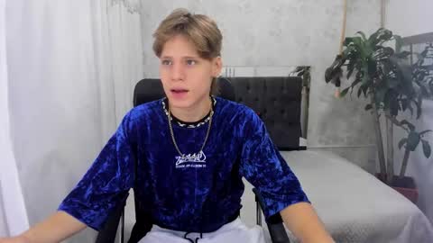 Snapshot of blondie_lover69 chatting on October 5, 8:38 pm Maleeth online show from October 5, 8:38 pm