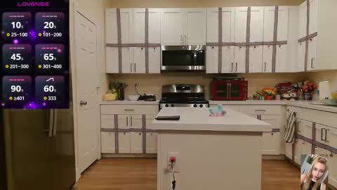 Bubbles online show from December 5, 9:30 am