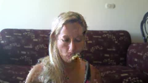 BlondiePam online show from April 12, 8:40 am