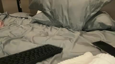 IM TRYNG online show from November 30, 8:21 am