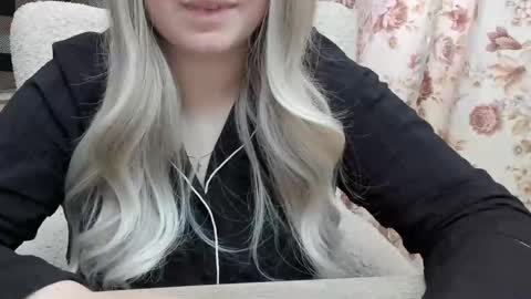 blondymargaret online show from March 3, 12:28 pm