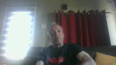 bloody52 online show from April 19, 8:26 am