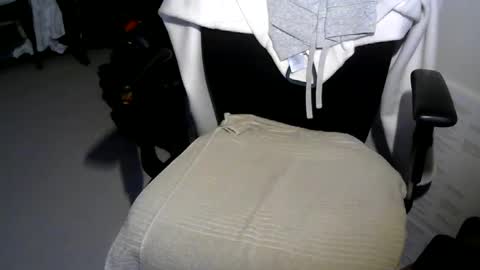 bloodybig0 online show from January 1, 12:33 pm