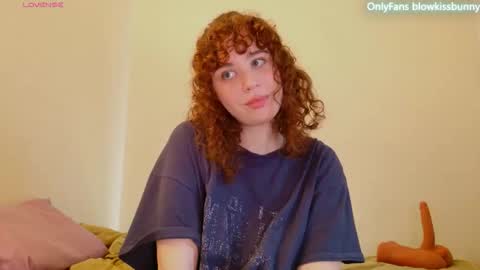 Blow Kiss Bunny online show from March 4, 2:14 pm