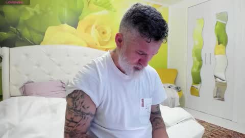 Nico online show from April 4, 7:15 am