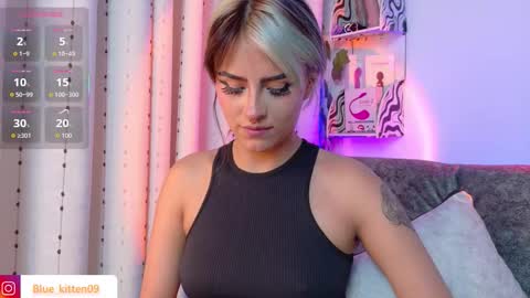 blue_kittenn online show from November 11, 6:15 am