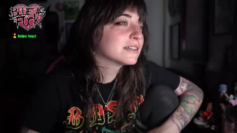 Blue online show from November 25, 1:04 am