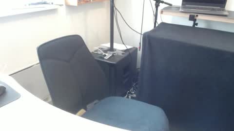 Snapshot of blueeyesn8 chatting on October 10, 9:15 am blueeyesn8 online show from October 10, 9:15 am