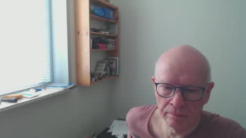 Snapshot of blueeyesn8 chatting on March 10, 8:17 am blueeyesn8 online show from March 10, 8:17 am