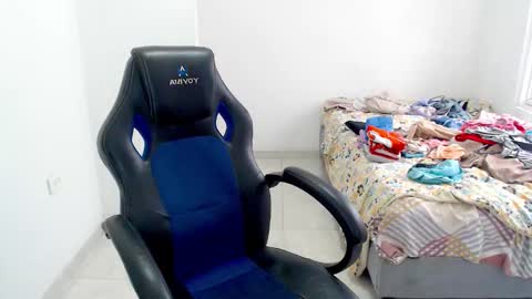  Hey guysI am BrendaWelcome my room online show from February 2, 9:44 pm